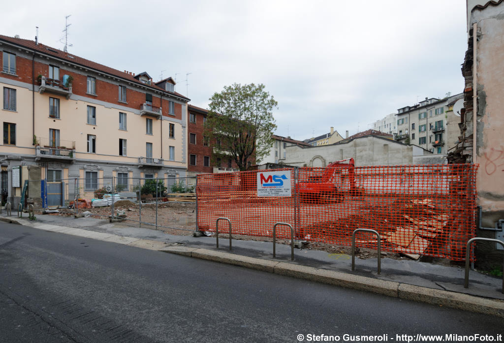  Area demolita di via Bertini 21 - click to next image