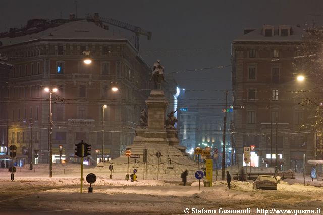  Largo Cairoli e via Dante - click to next image