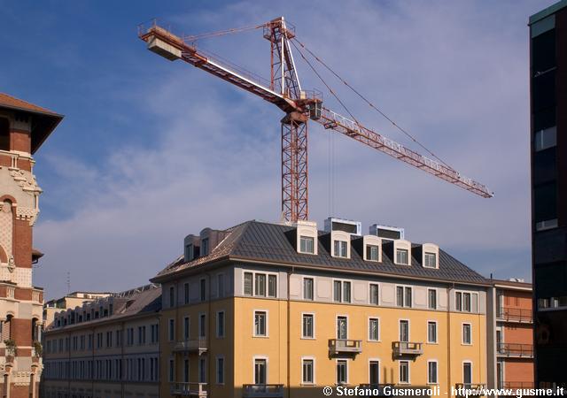  Palazzo e gru via Calatafimi 5 - click to next image