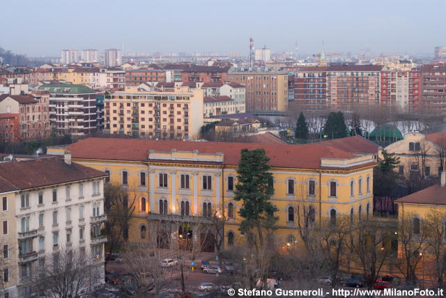  Caserma Montello all'alba - click to next image