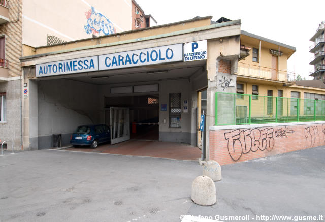  Autorimessa Caracciolo - click to next image