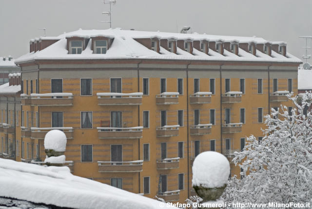  Viale Cassiodoro 4 innevato - click to next image