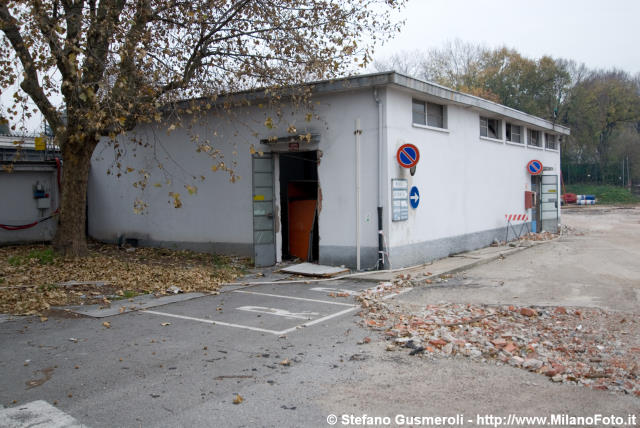  Cabina elettrica - click to next image