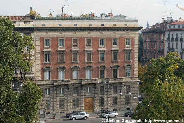  Piazza Castello 22 - click to next image