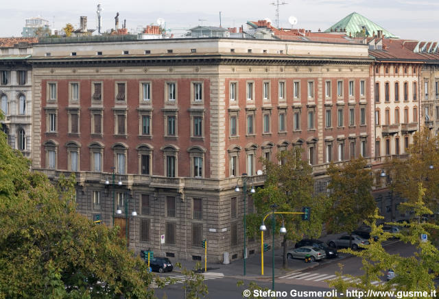  Piazza Castello 22 - click to next image