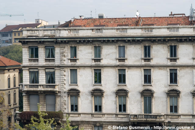  Piazza Castello 28 - click to next image
