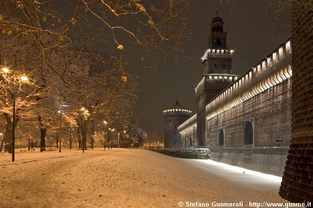  Castello con neve - click to next image