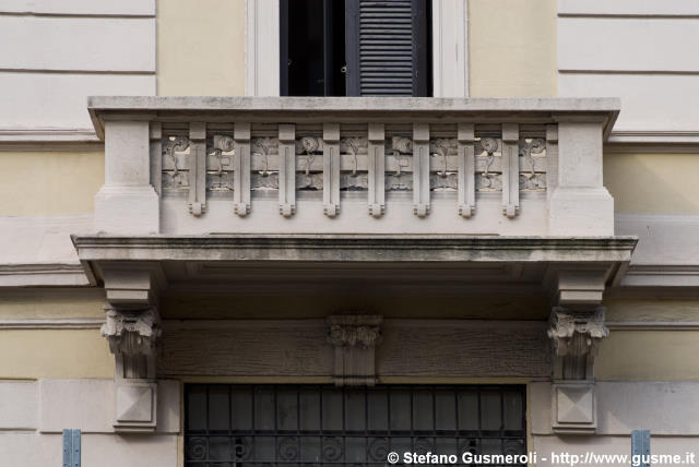  Balcone - click to next image