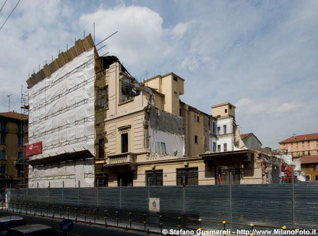  Demolizione di via Castelvetro 17 - click to next image