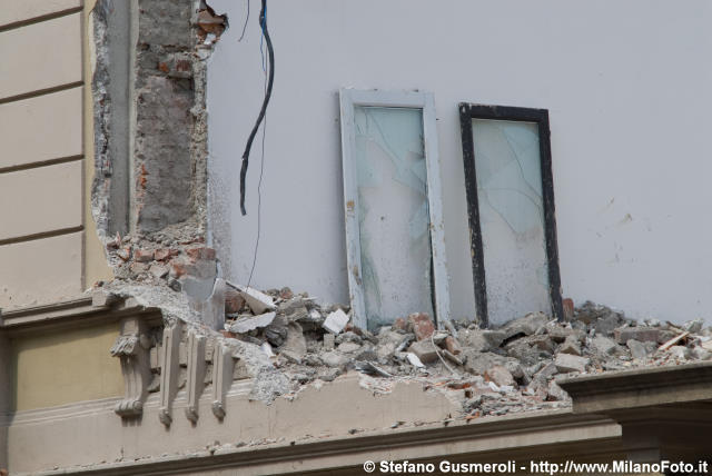  Castelvetro 17 in demolizione - click to next image