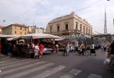 20070807_112155 Demolizione di via Castelvetro 17 durante il mercato di via Fauch