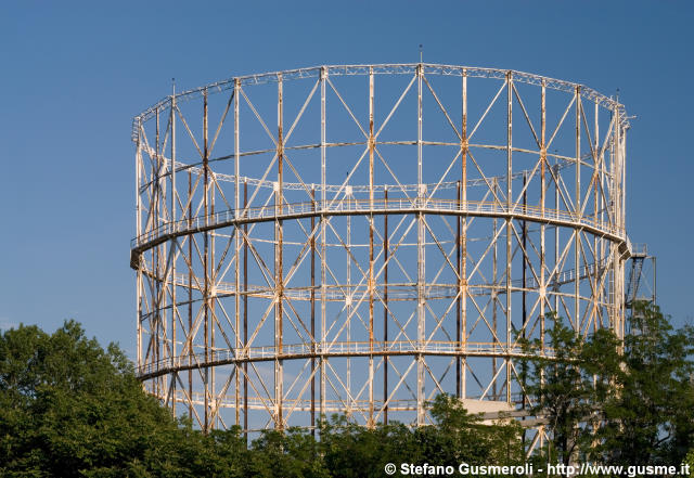  Gasometro Est - click to next image