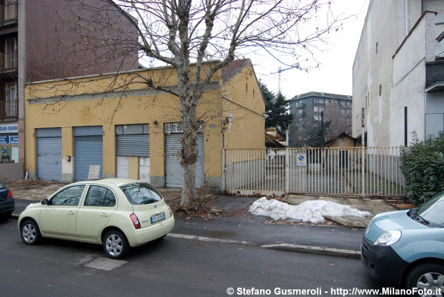  Viale Certosa 310 - click to next image
