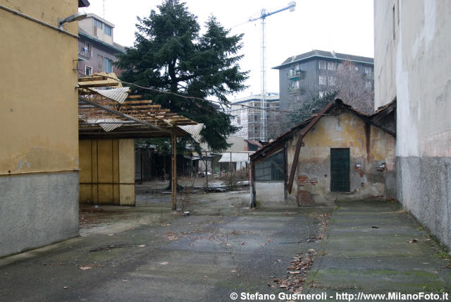  Viale Certosa 310 - click to next image
