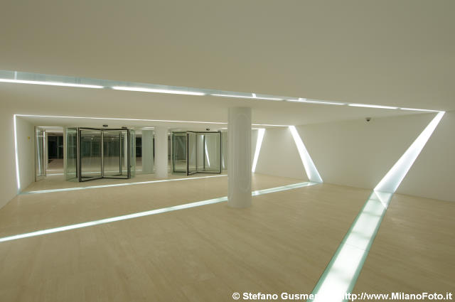  Ingresso - click to next image