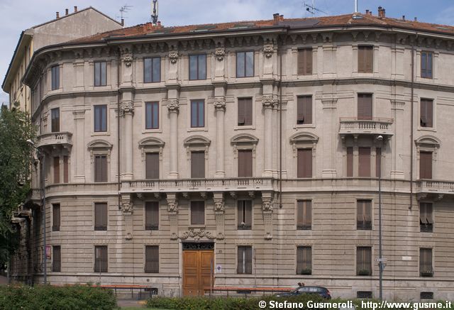  Piazza Conciliazione 5 - click to next image