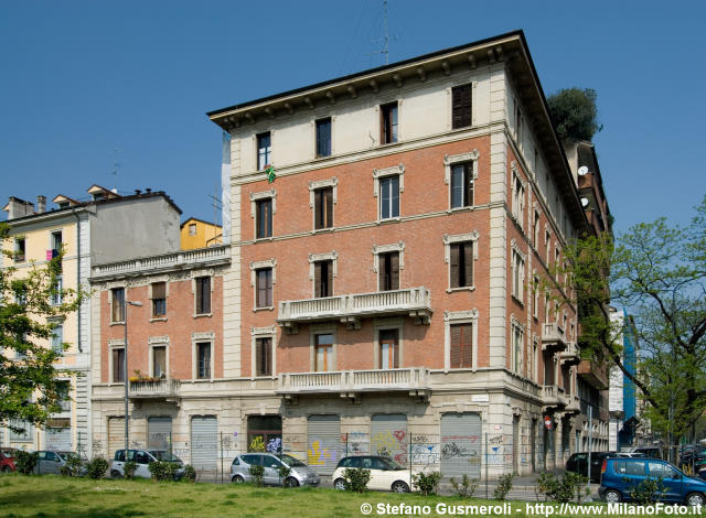  Via Confalonieri 15 - click to next image