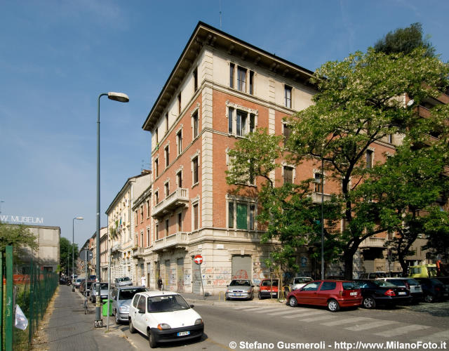 Via Confalonieri 15 - click to next image