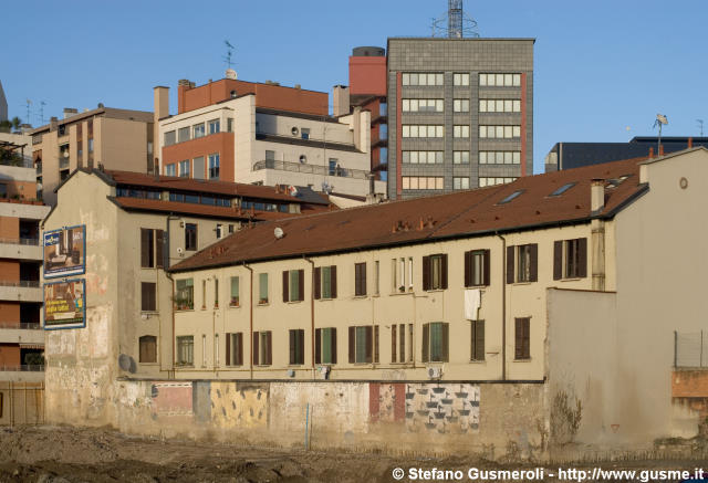  Via Confalonieri 34 - click to next image