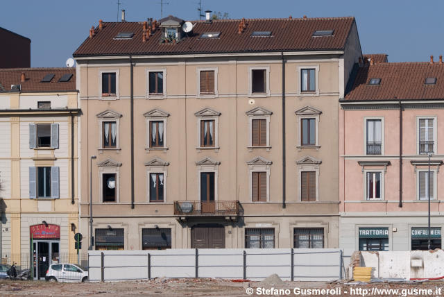  Via Confalonieri 7 - click to next image
