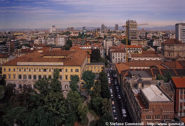  Palazzo Archinto, via Conservatorio e S.Maria della Passione - click to next image