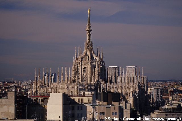  Palazzi su Galleria del Corso e Duomo - click to next image