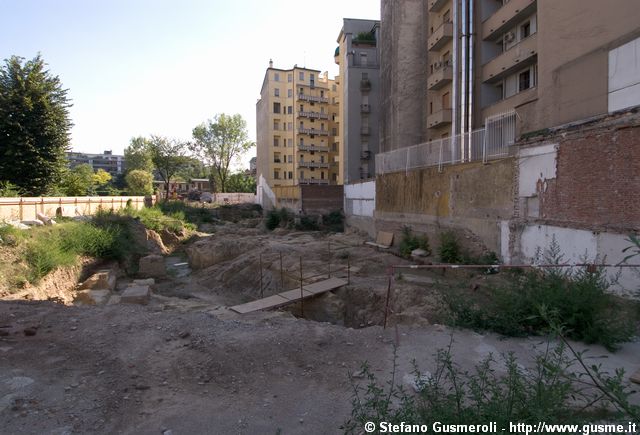  Scavi in via De Amicis 23 - click to next image