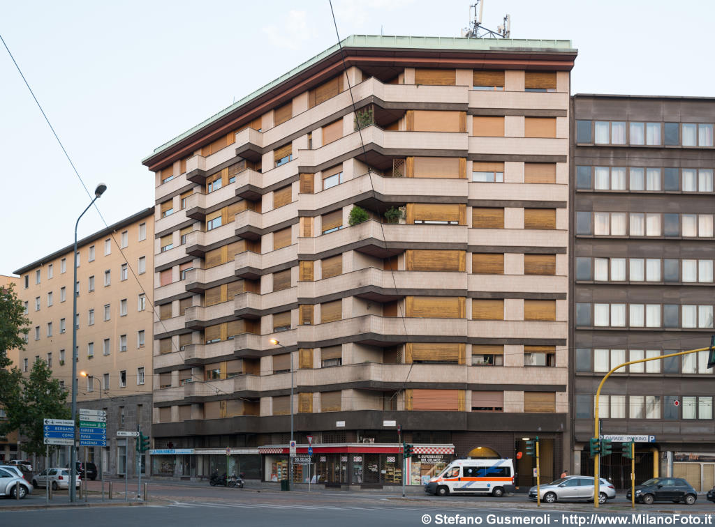  Largo Domodossola 7 - click to next image