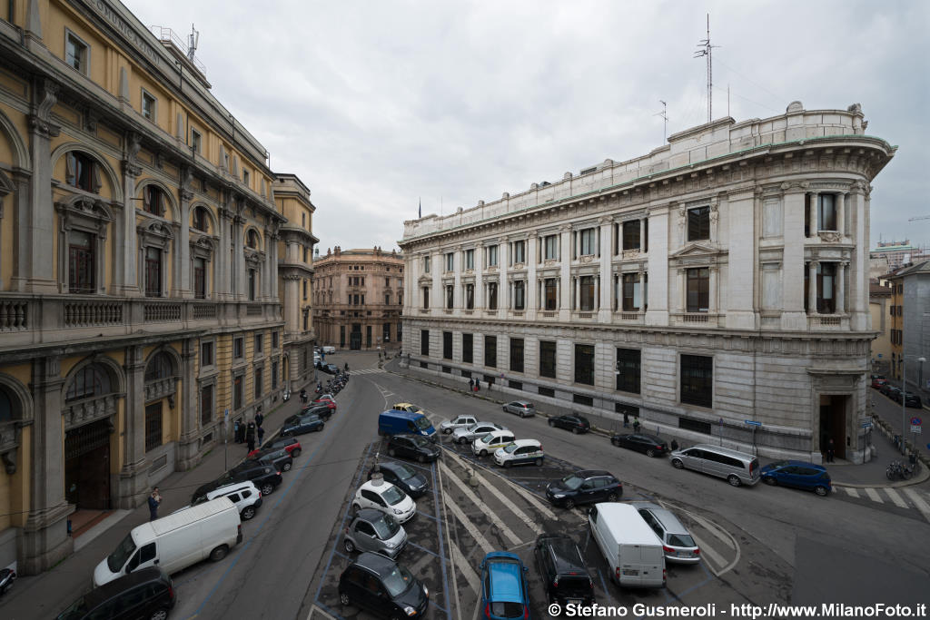  Piazza Edison - click to next image