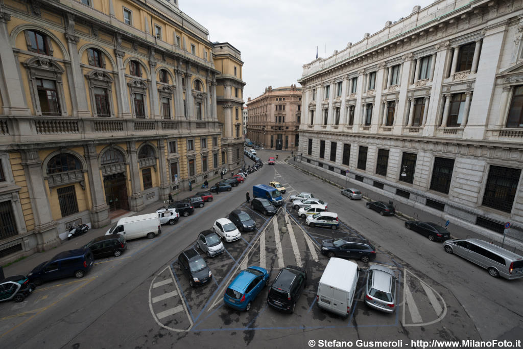  Piazza Edison - click to next image