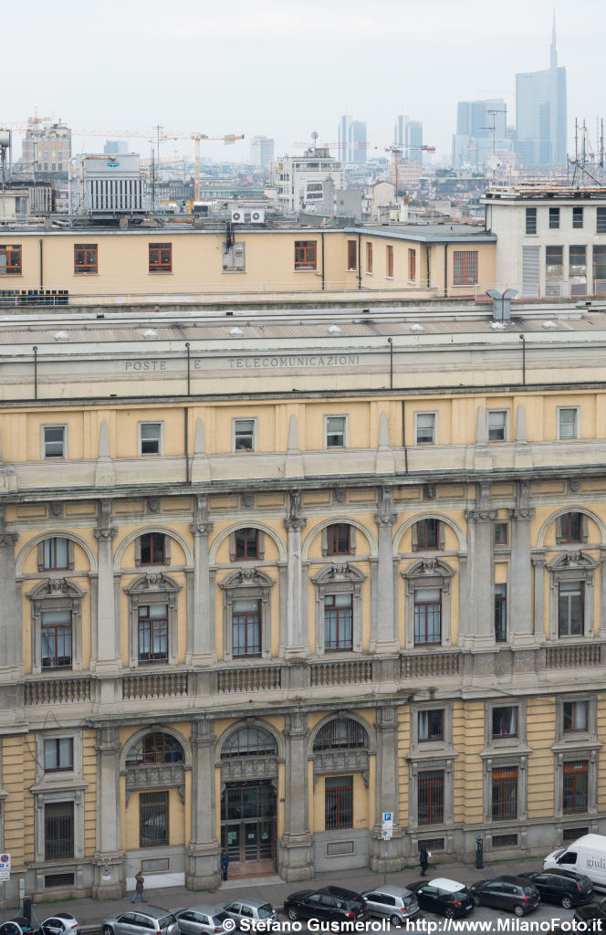  Piazza Edison 4 - click to next image