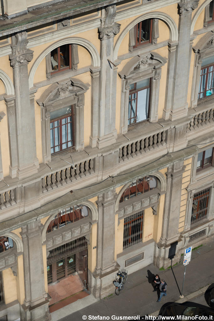  Piazza Edison 4 - click to next image