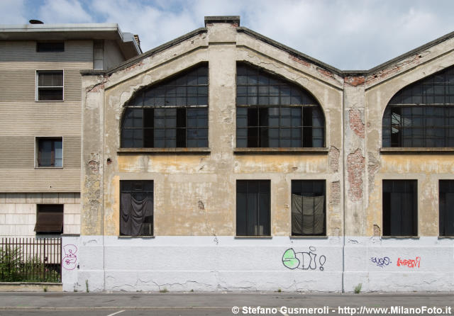  Frontone su via Petraccone - click to next image