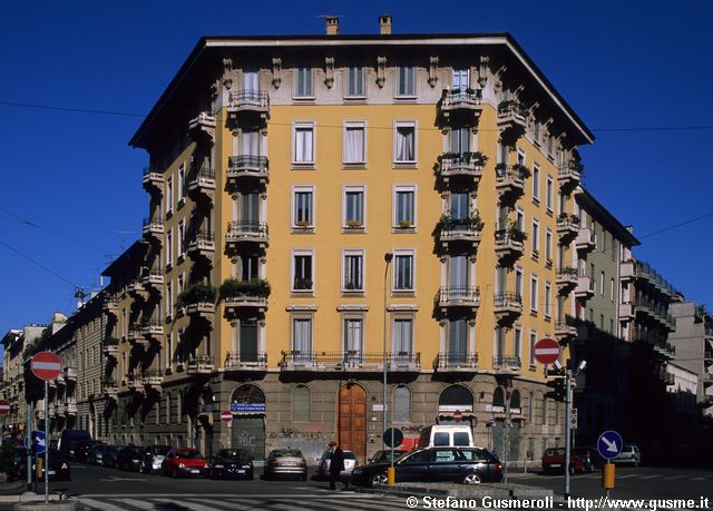  Via Eustachi 22 - click to next image