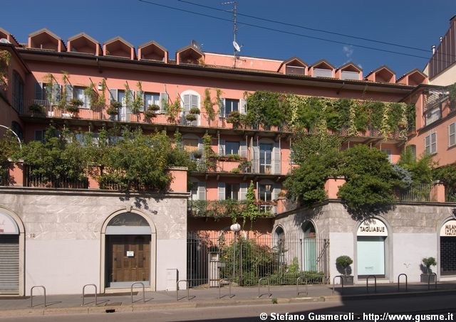  Via dei Fabbri 11 - click to next image
