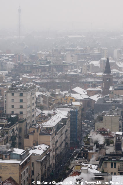  Via Fatebenefratelli sotto la neve - click to next image