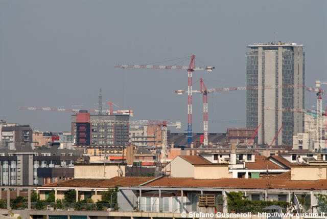  Torre Galfa e gru cantiere AltraSede - click to next image