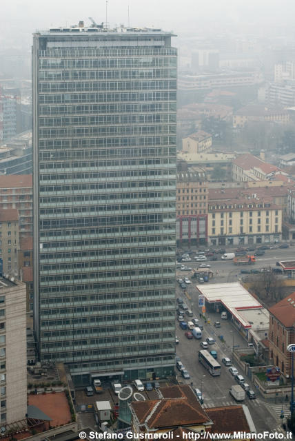  Torre Galfa durante lo strip out - click to next image