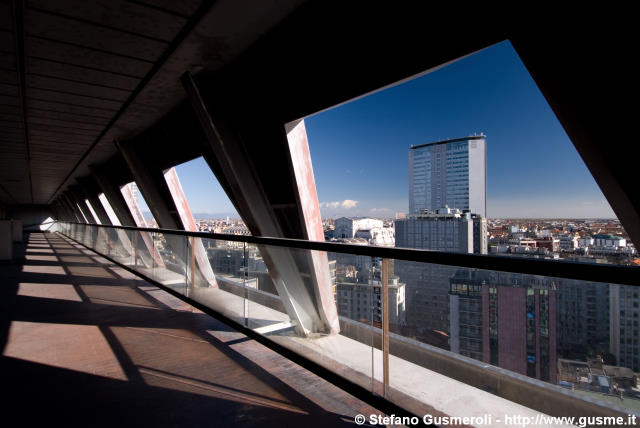  Panorama dalla terrazza - click to next image