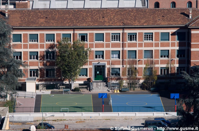  Centro Scolastico Argonne - Via Gioia 42 - click to next image