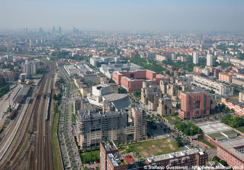  Panorama su viale dell'Innovazione - click to next image