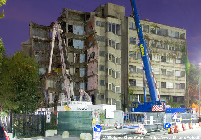  Durante la demolizione - click to next image