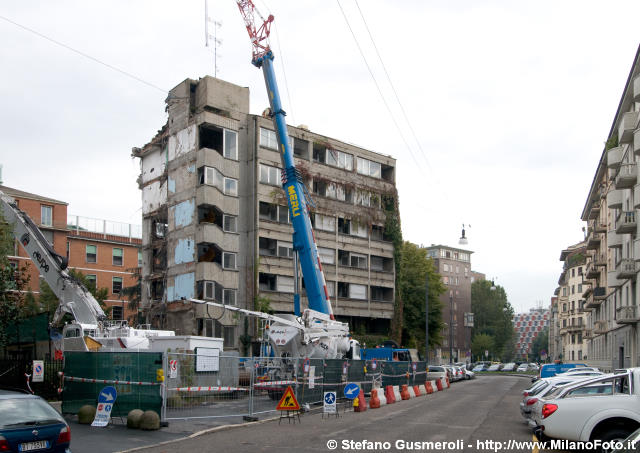  Durante la demolizione - click to next image