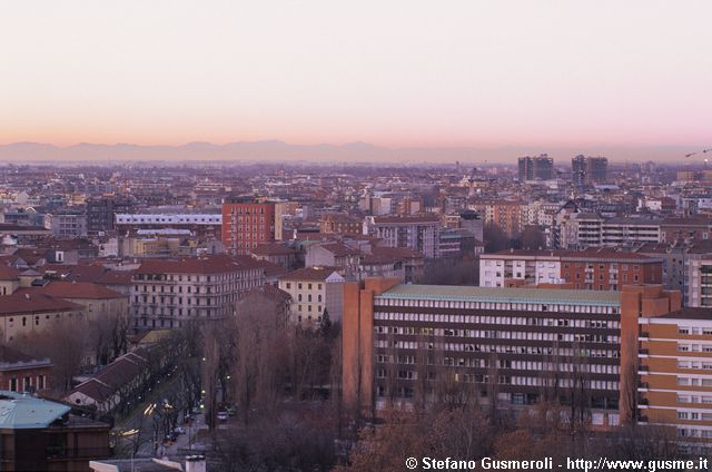  Leone XIII, via Reggimento Savoia e appennini - click to next image