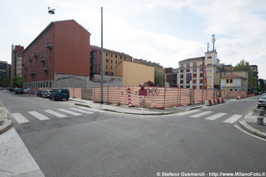  L'area di via Alberto Mario 15 demolita - click to next image