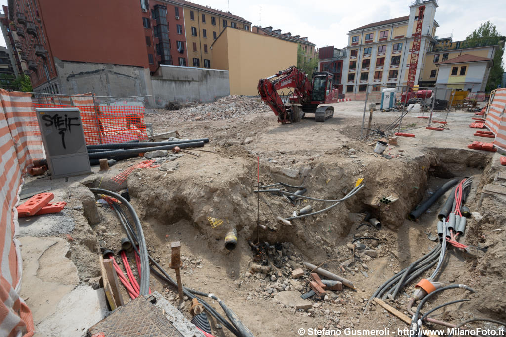  L'area di via Alberto Mario 15 demolita - click to next image