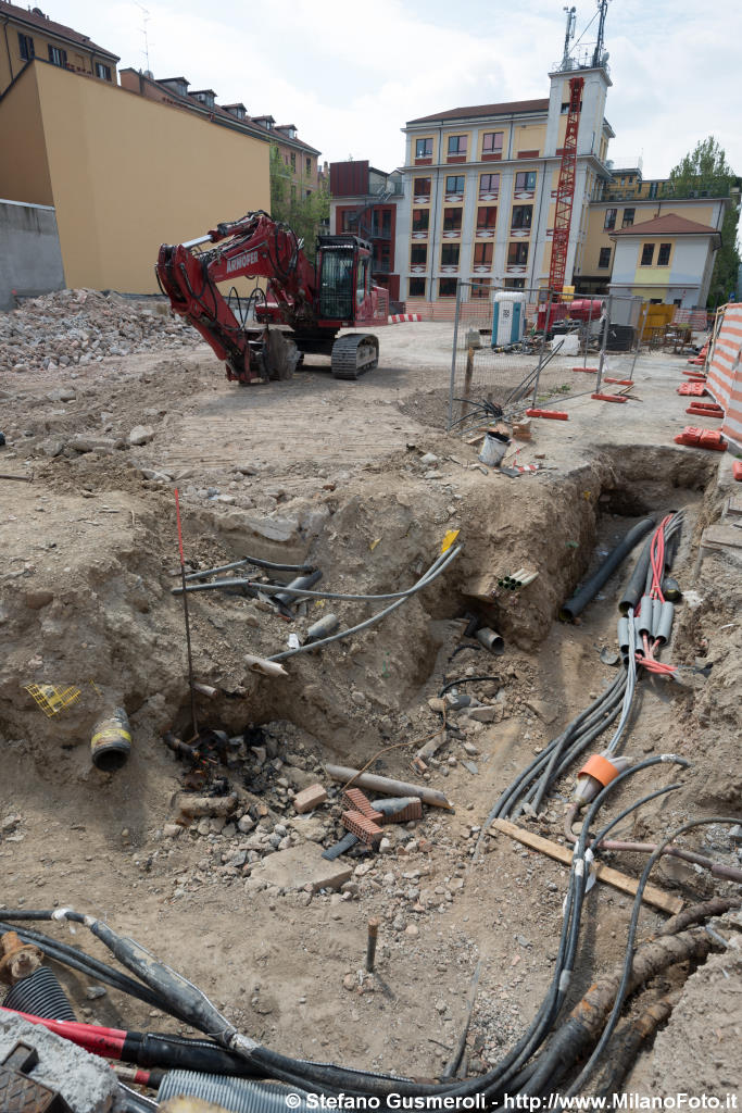  L'area di via Alberto Mario 15 demolita - click to next image