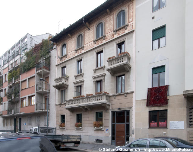  Via Alberto Mario 18 - click to next image