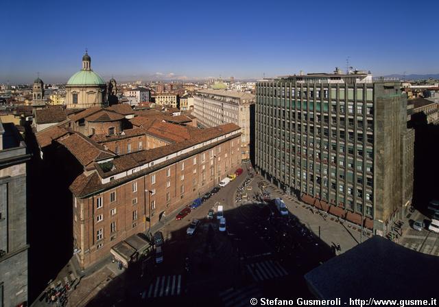  Piazza Missori - click to next image