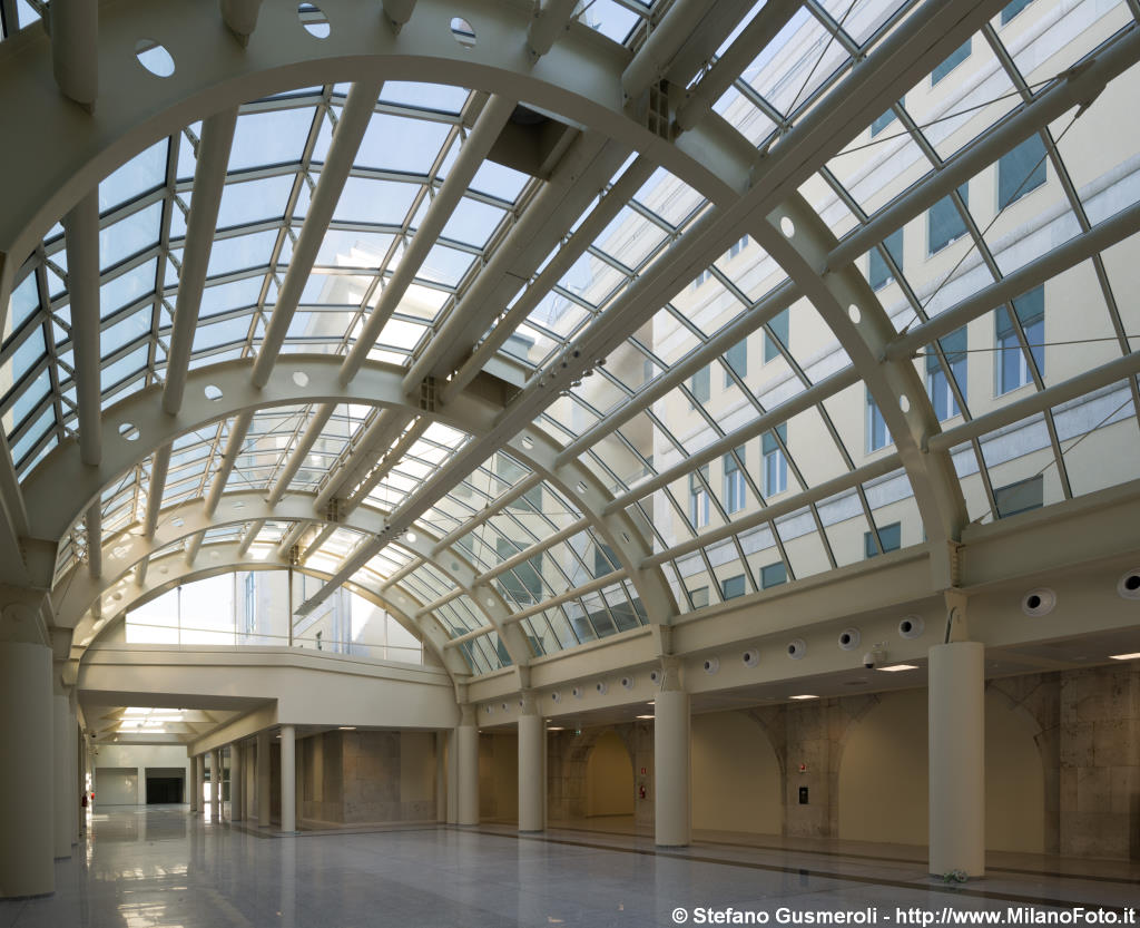 Galleria - click to next image